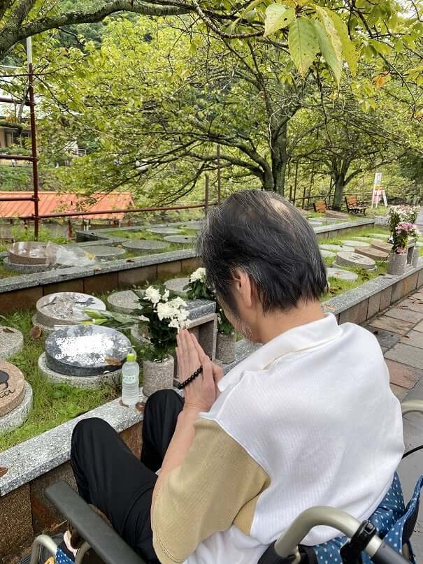 奥様のお墓参り（移動支援）